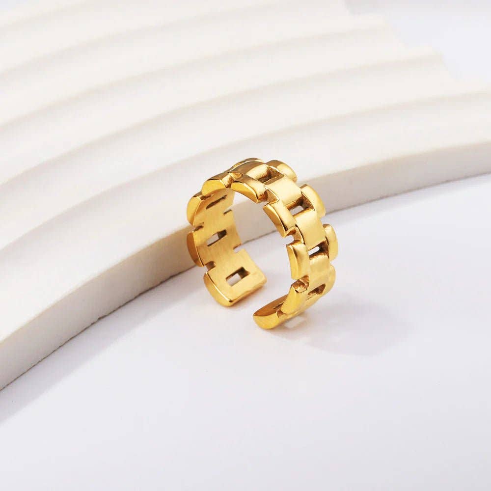 Anillo Fuerza. Acero inoxidable chapado en oro de 18K