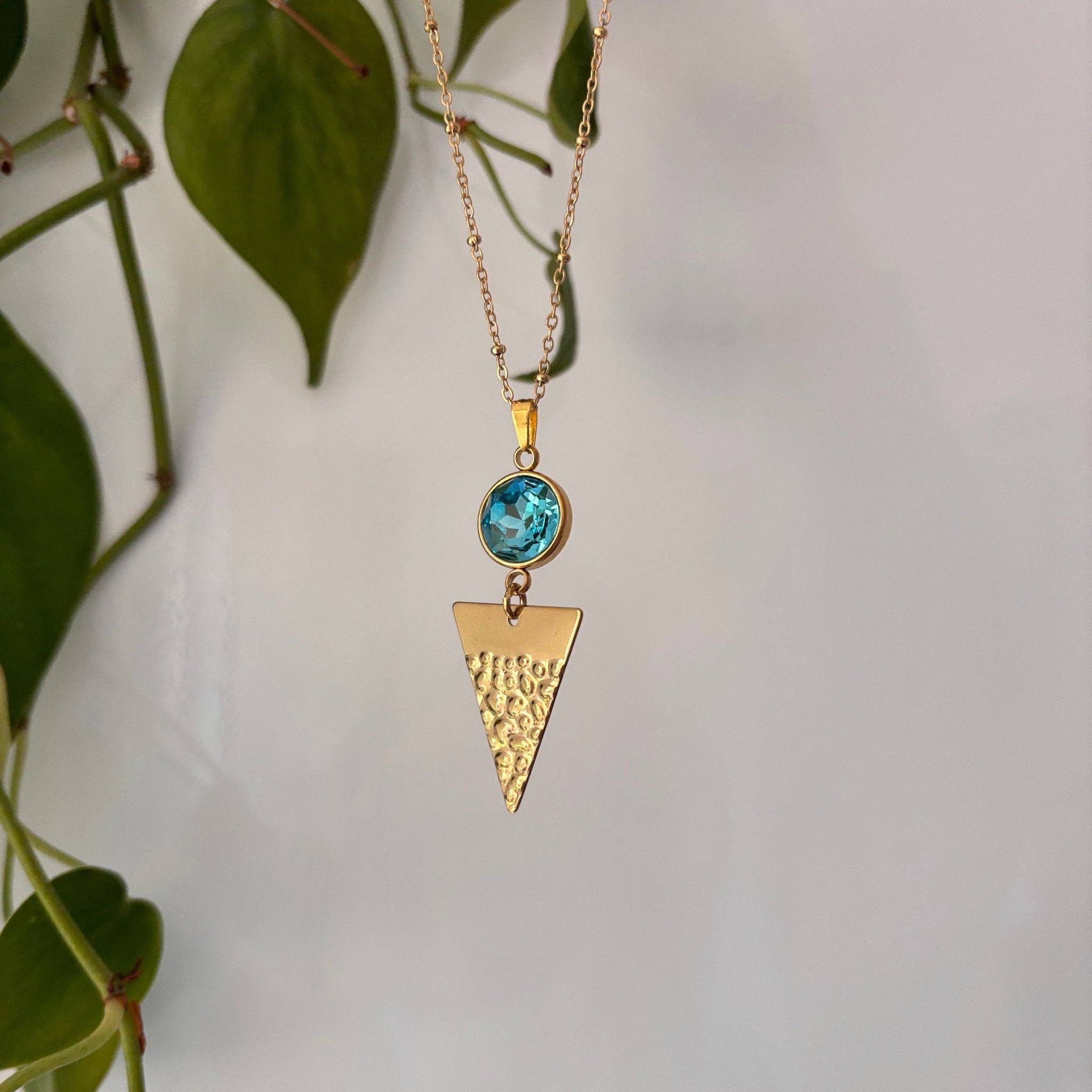 Collar Celeste. Acero inoxidable chapado en oro de 18K y cristal