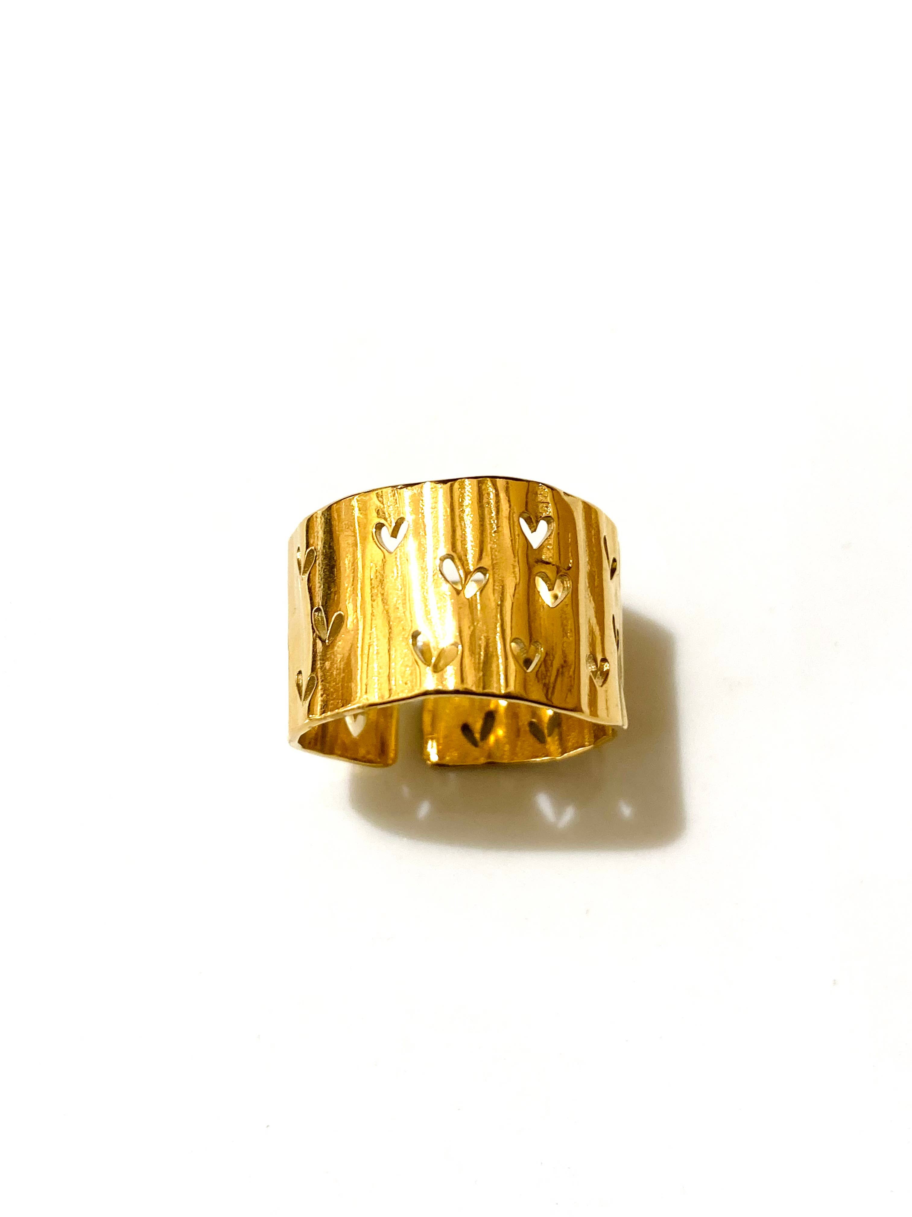 Anillo Love. Acero inoxidable bañado en oro 14K