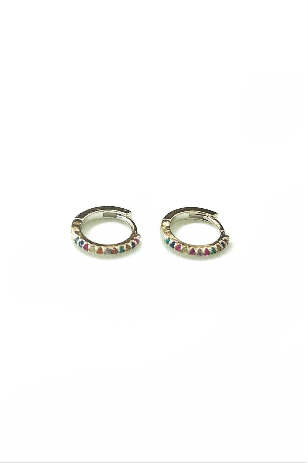 Aros pequeños. Acero inoxidable plateado y circonias multicolor