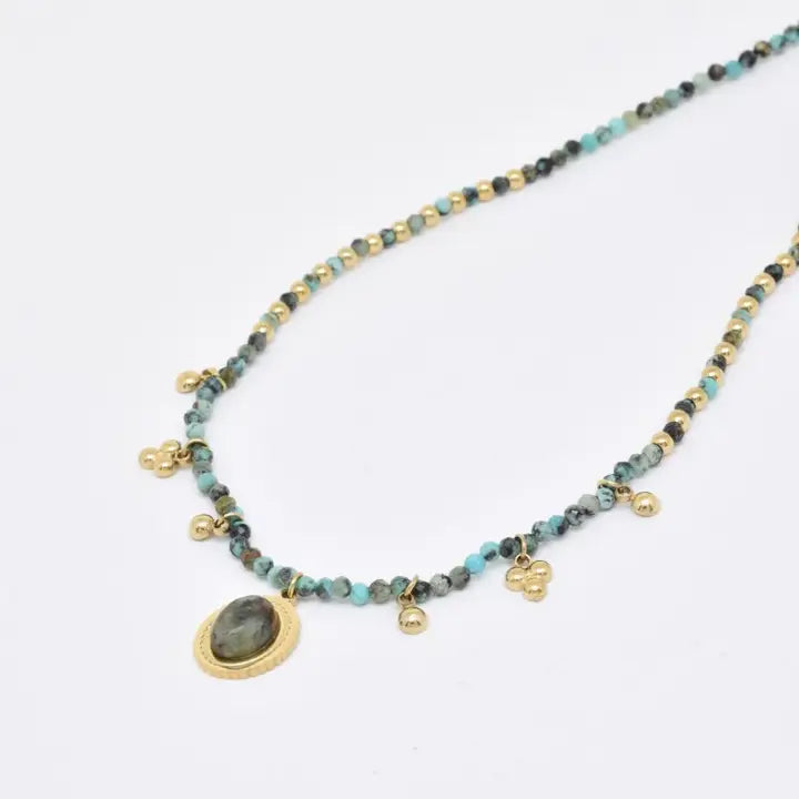 Collar Jennifer. Acero chapado en oro 14K con turquesa africana