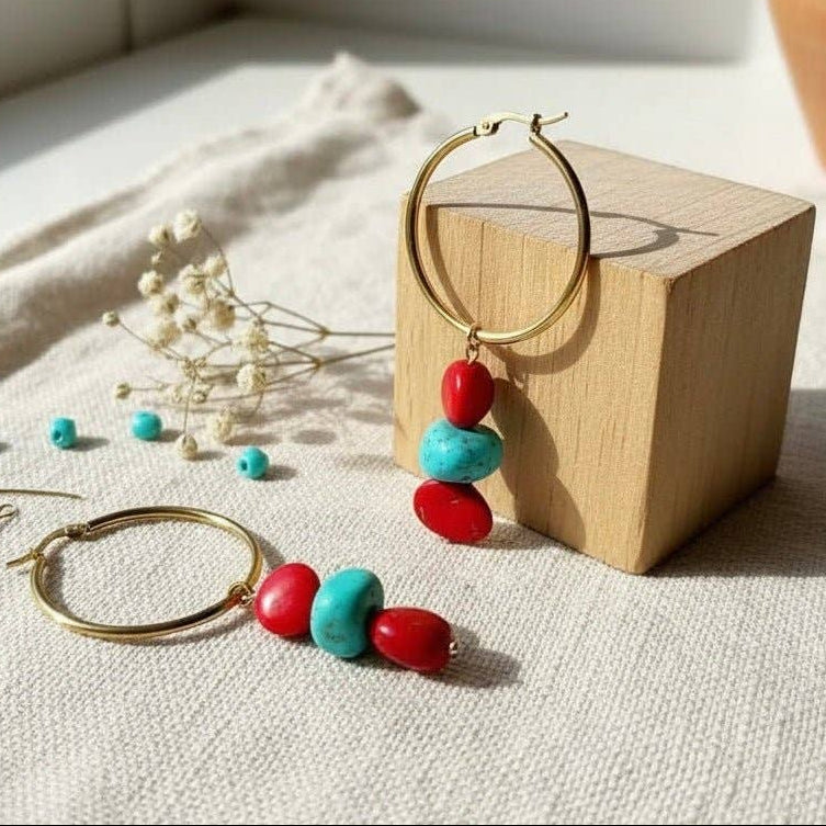 Pendientes Mai. Acero inoxidable bañado en oro, bambú coral y magnesita