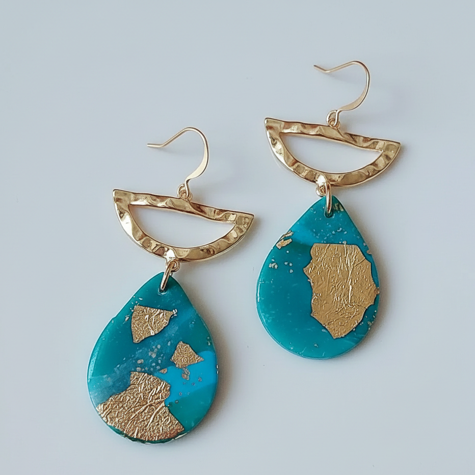 Pendientes_Marina._Arcilla_polim_rica_y_acero_inoxidable_chapado_en_oro_de_18K