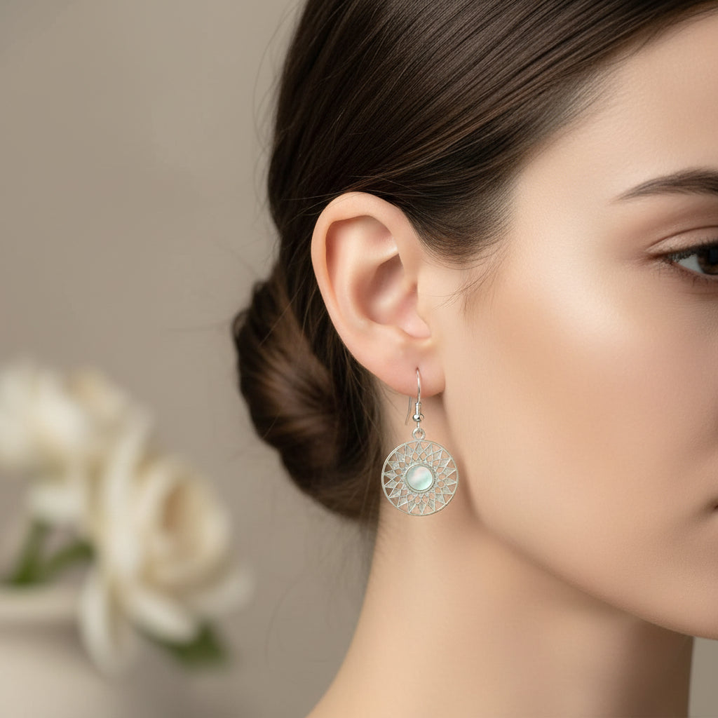 Pendientes Solara. Latón y nácar