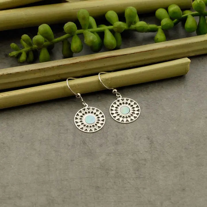 Pendientes Solara. Latón y nácar