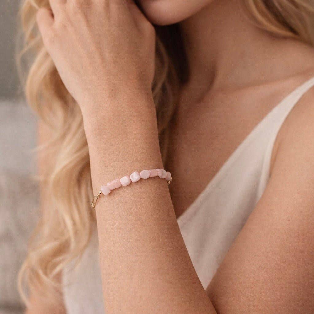 Pulsera Sal. Acero chapado en oro 18K y pequeñas conchas