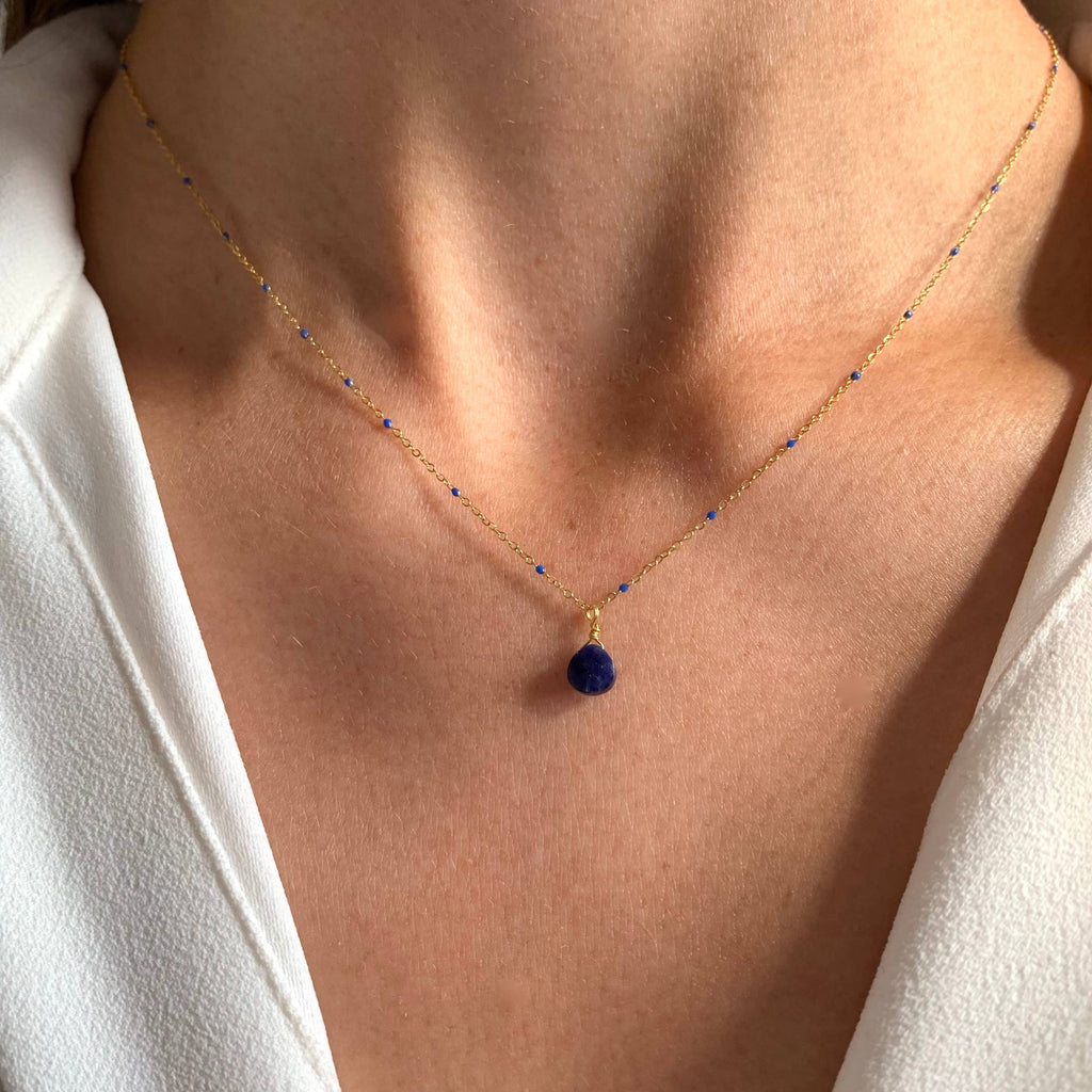 Collar Lapislázuli. Acero inoxidable con piedra lapislázuli