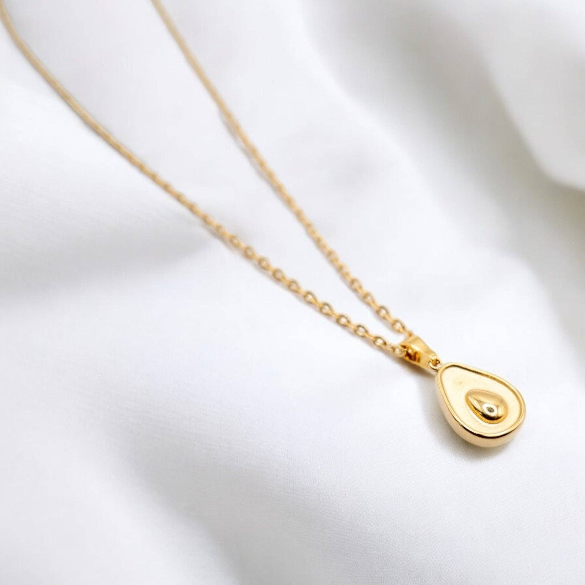 Collar Avocado.  Acero inoxidable chapado en oro de 18K