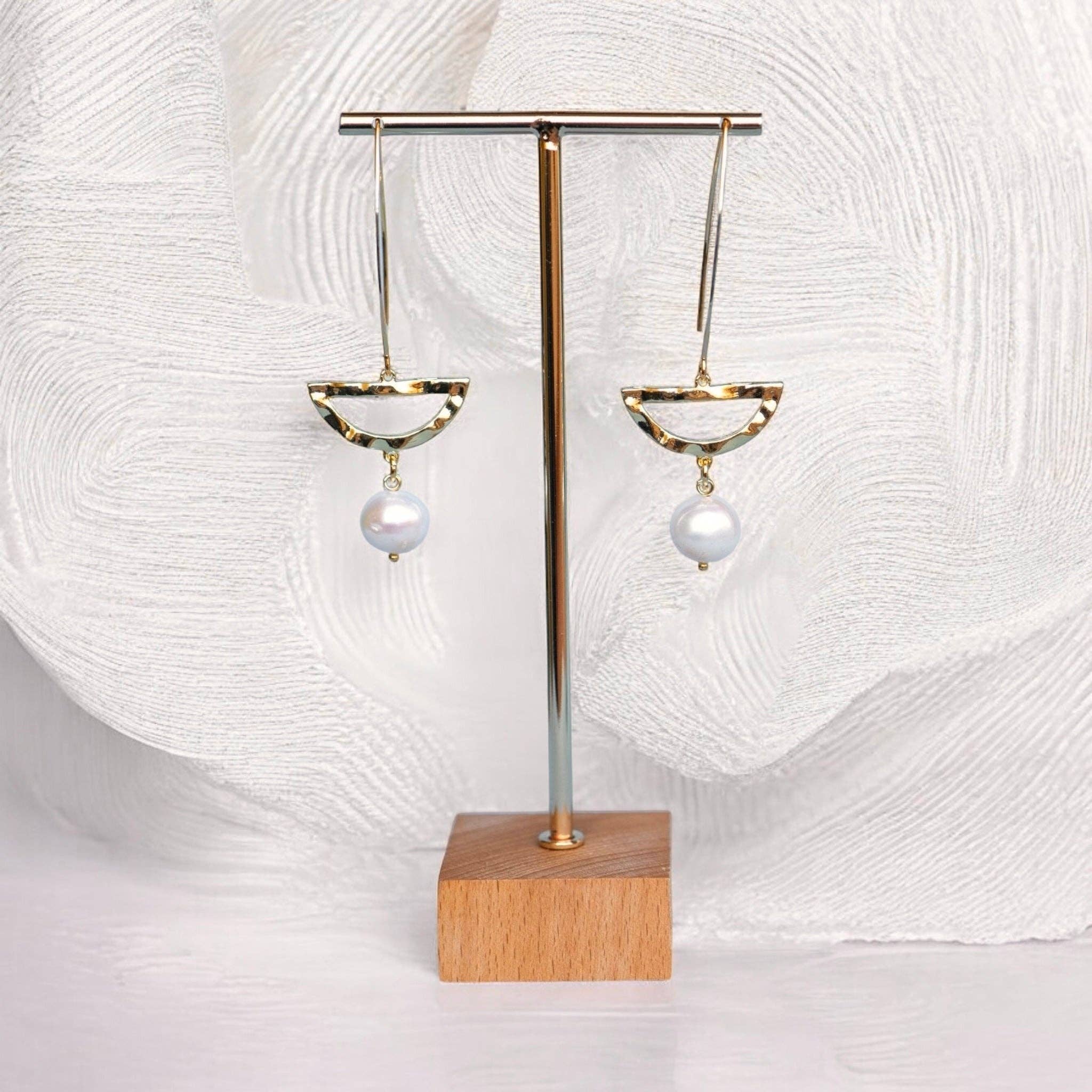 Pendientes Thalassa. Acero inoxidable chapado en oro de 18K.