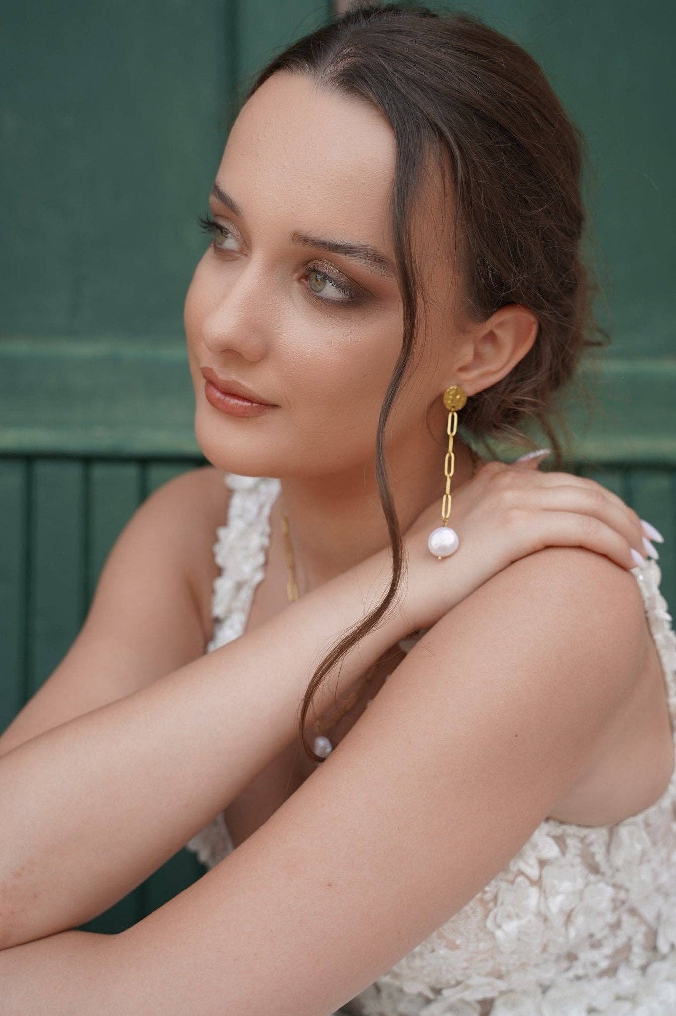 Pendientes Pearl. Acero inoxidable chapado en oro de 18K y Perla Keshi